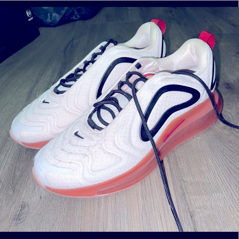 Women’s Nike air max 720 size 11